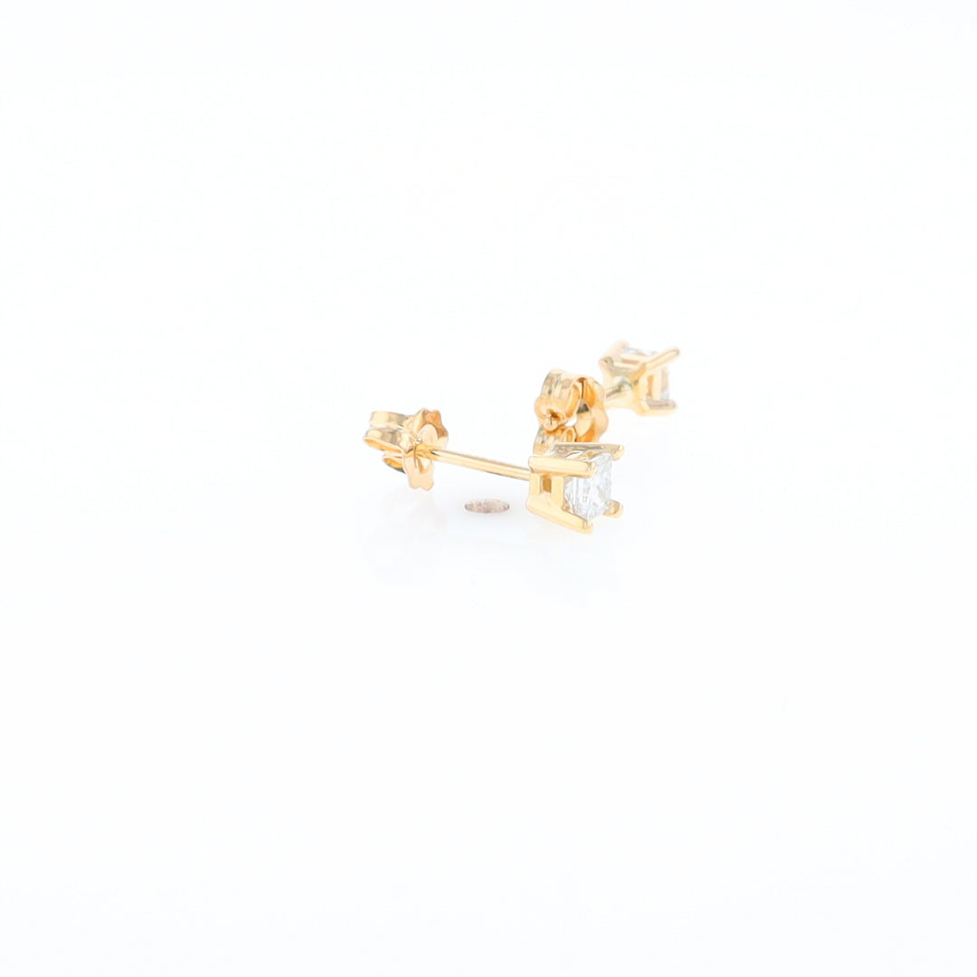 0.39ctw Diamond Stud Earrings