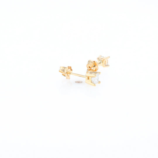 0.39ctw Diamond Stud Earrings