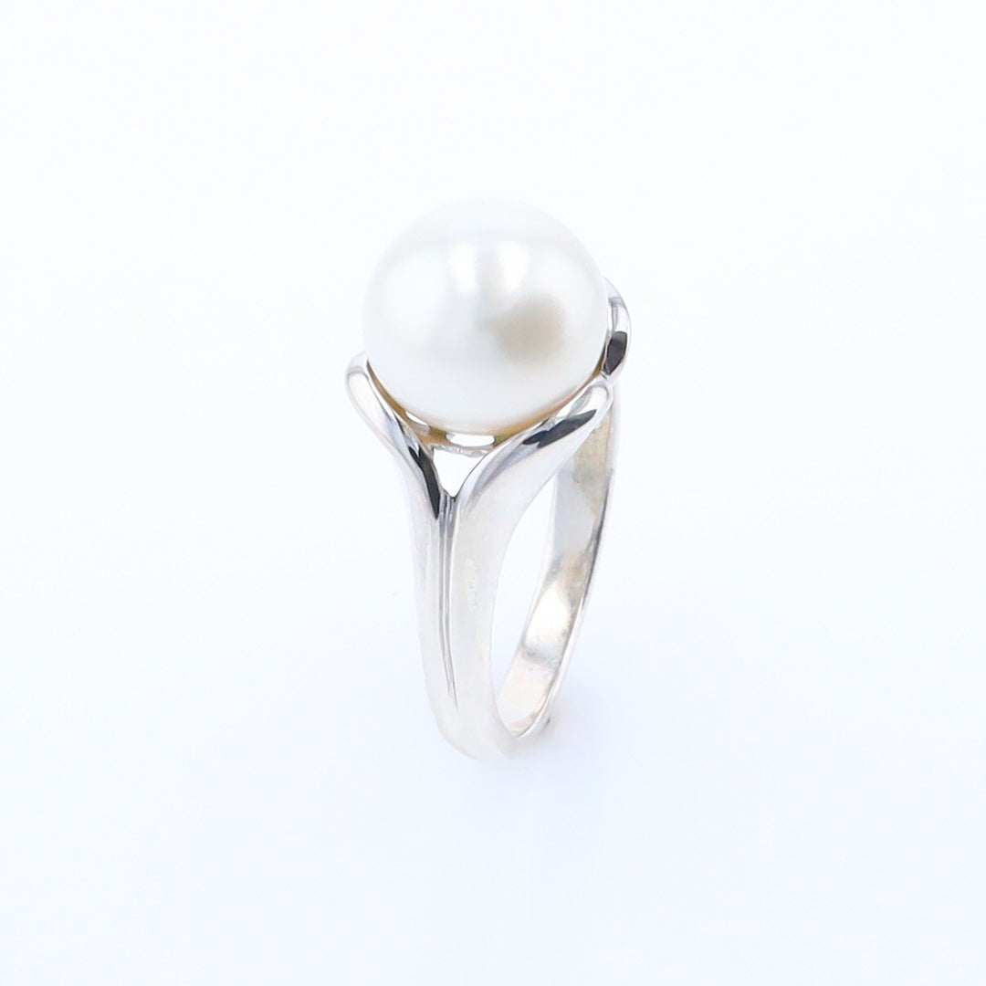 Solitaire Pearl Ring