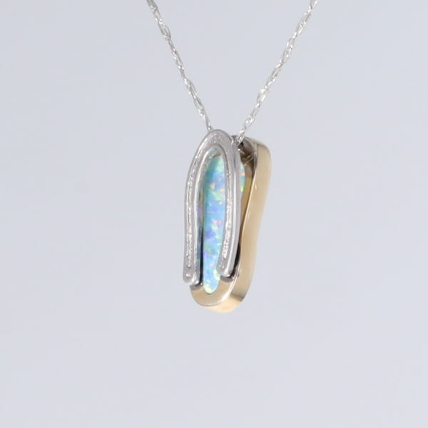 Opal Pendant Inlaid Single Sandal Design