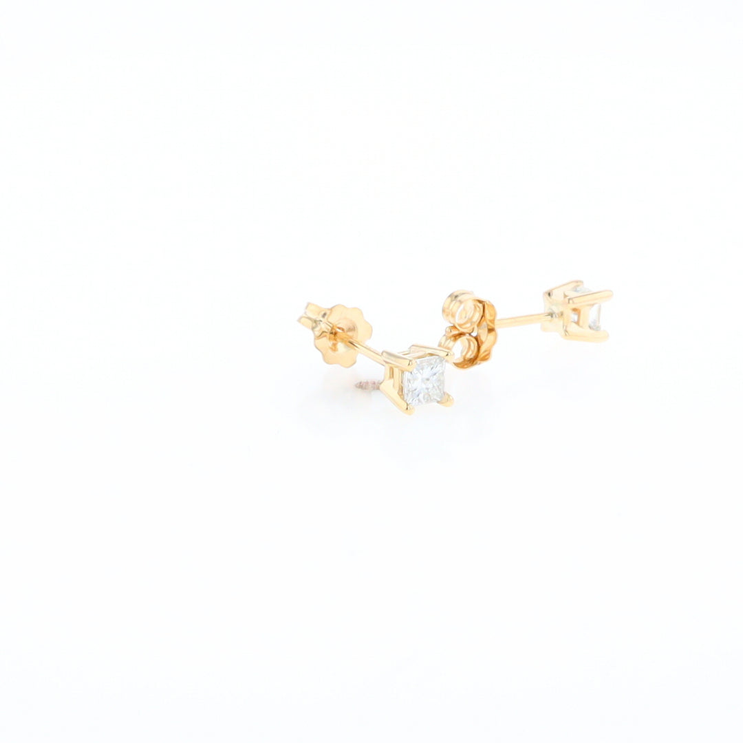 0.39ctw Diamond Stud Earrings