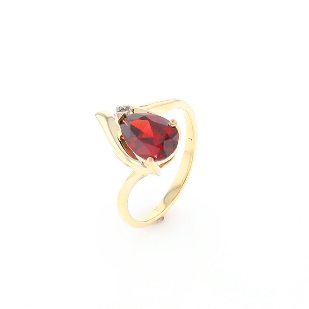 Pear Garnet Ring