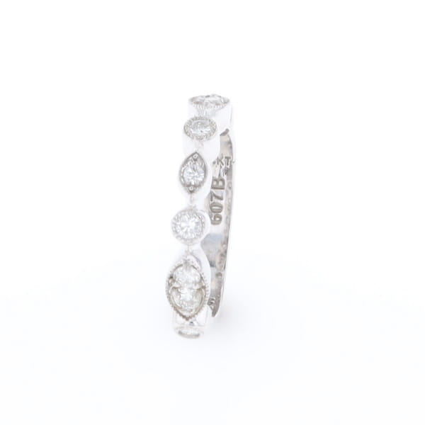Simply Vintage Wedding Band (White Gold)