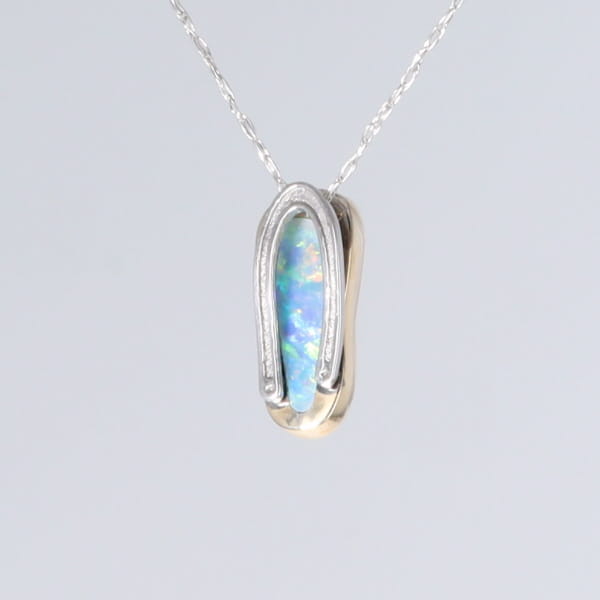 Opal Pendant Inlaid Single Sandal Design
