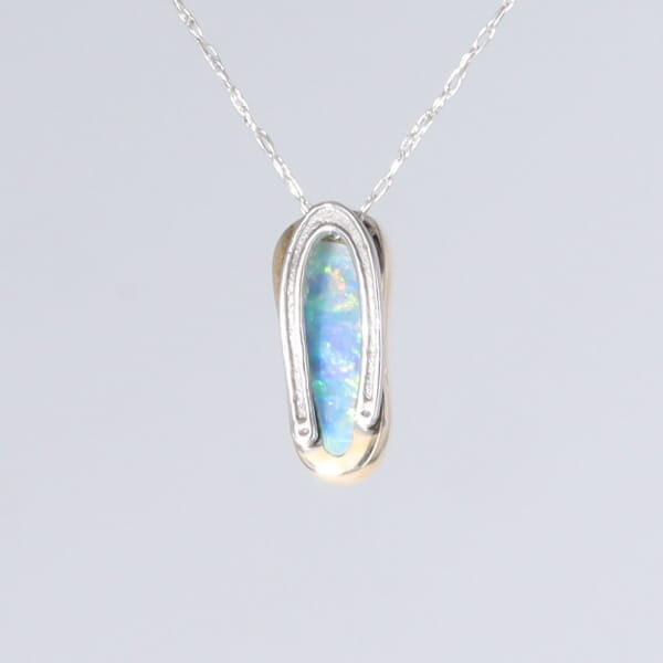 Opal Pendant Inlaid Single Sandal Design