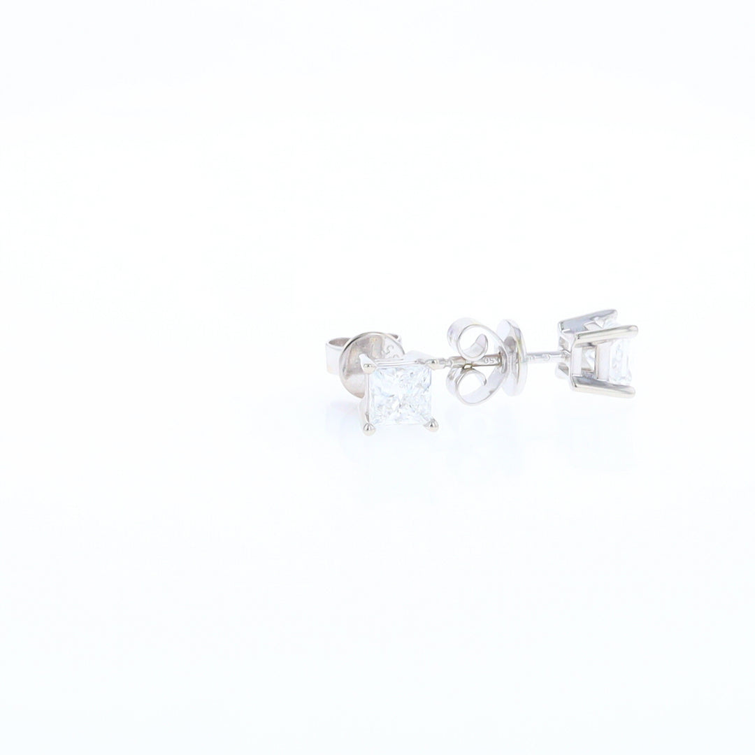 1.06ctw Diamond Stud Earrings