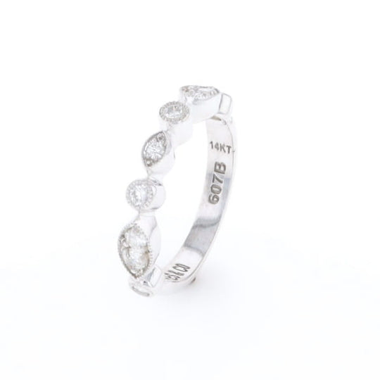 Simply Vintage Wedding Band (White Gold)