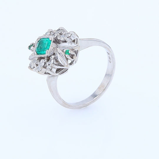 18K White Gold Vintage Emerald and Dimond Ring