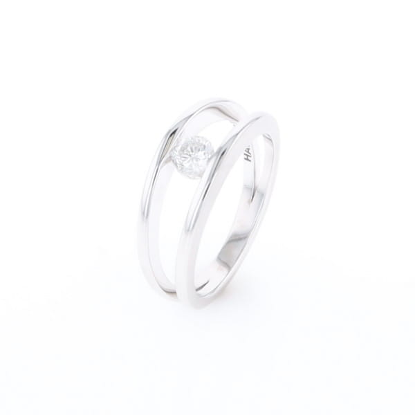 Kiss Ring
