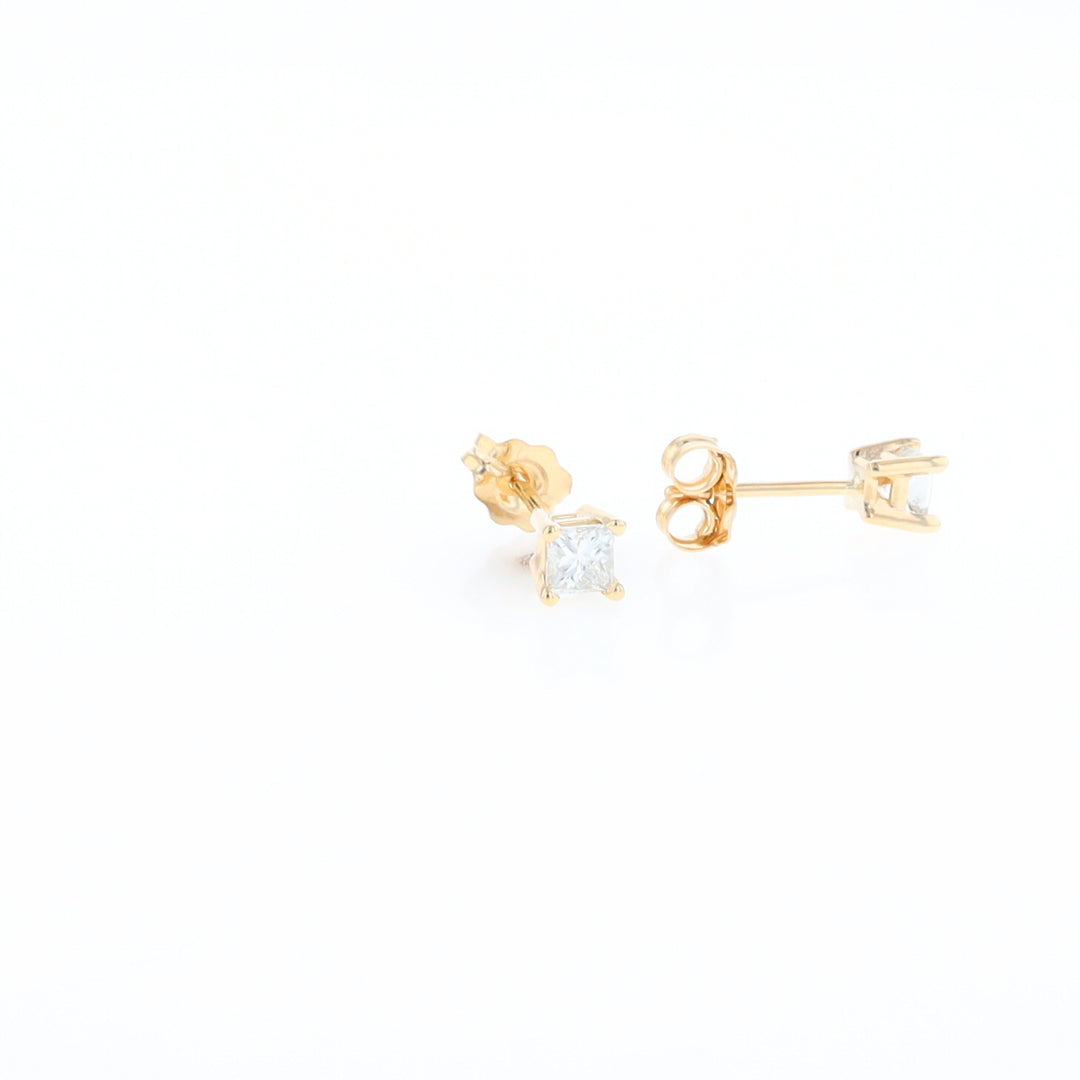 0.39ctw Diamond Stud Earrings