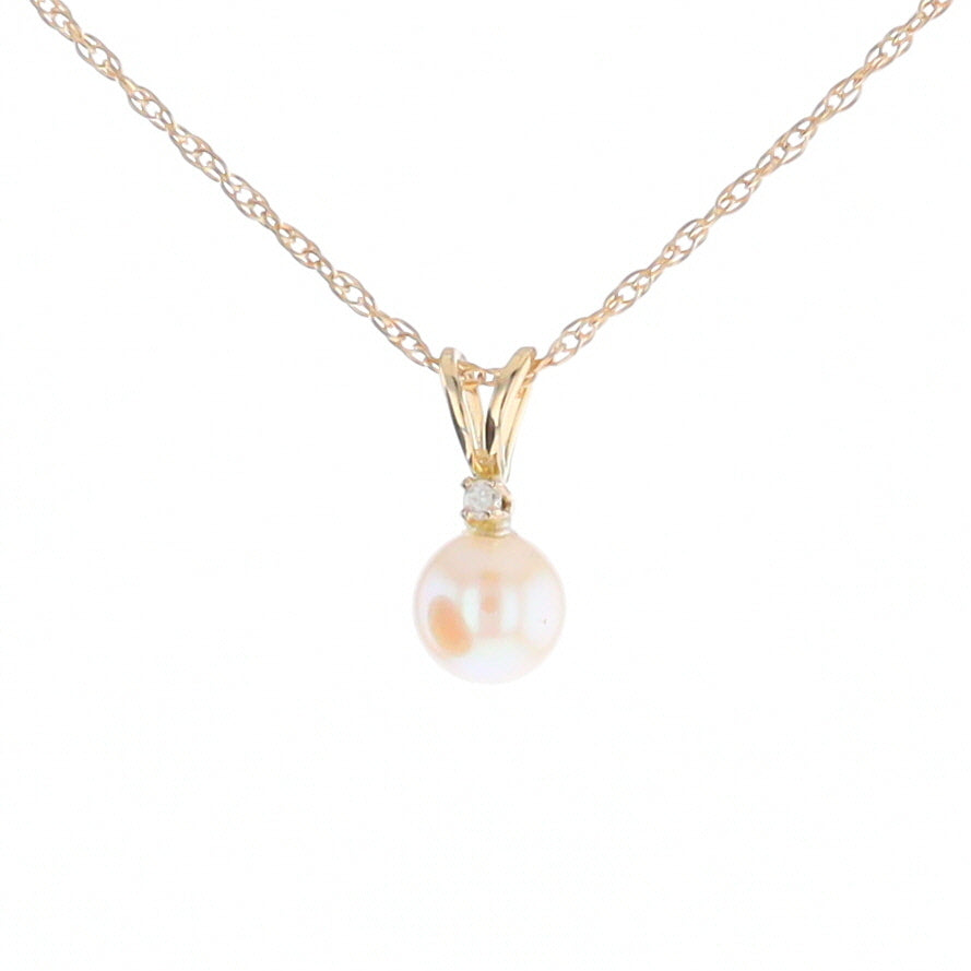 Pearl Pendant with Diamond Accent