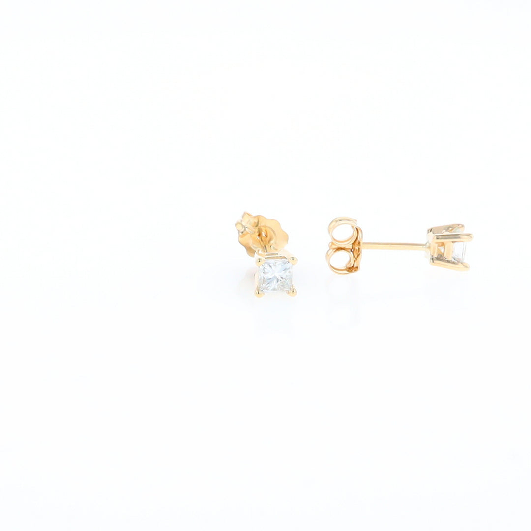 0.39ctw Diamond Stud Earrings