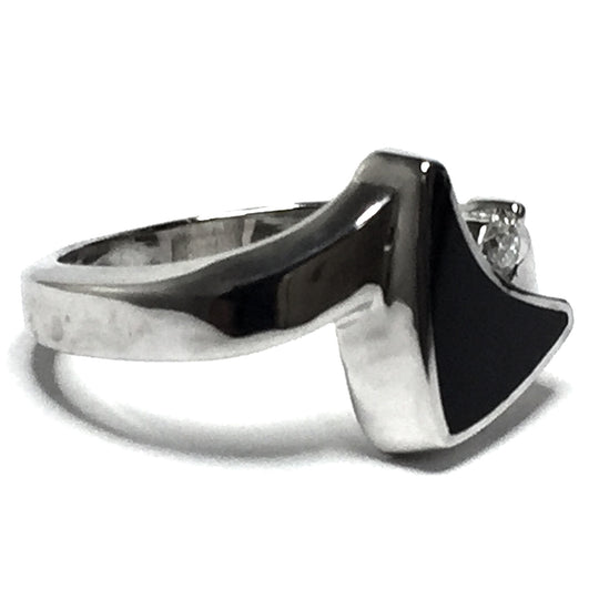Onyx Inlaid Sail Design .04Ctw Diamond Ring